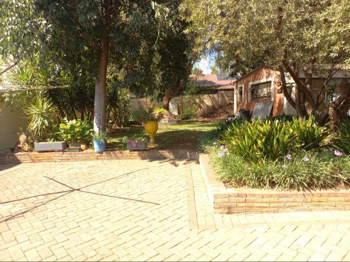 Anri Guesthouse Bloemfontein Exteriör bild